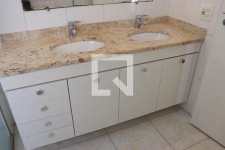 Apartamento para alugar com 150m², 3 quartos e 2 vagasBanheiro Suíte 3