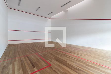 Apartamento à venda com 140m², 2 quartos e 3 vagas Apartamento à venda com 140m², 2 quartos e 3 vagasÁrea comum - Quadra de Squash