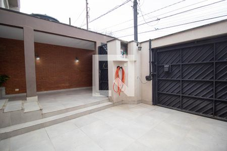 Garagem de casa à venda com 3 quartos, 120m² em Parque São Domingos, São Paulo