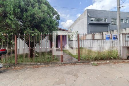 Casa à venda com 80m², 2 quartos e 1 vaga Casa à venda com 80m², 2 quartos e 1 vagaFachada