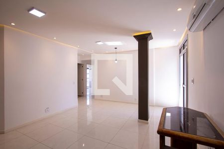 Sala de apartamento à venda com 2 quartos, 140m² em Icaraí, Niterói