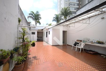 Casa à venda com 215m², 3 quartos e 2 vagasQuintal