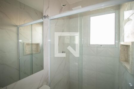 Banheiro de kitnet/studio para alugar com 1 quarto, 27m² em Vila Constança, São Paulo