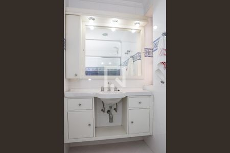 Apartamento para alugar com 165m², 4 quartos e 3 vagas Apartamento para alugar com 165m², 4 quartos e 3 vagasBanheiro da Suíte 1