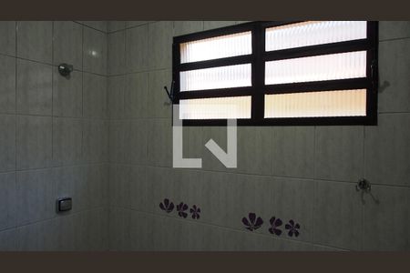 Casa à venda com 303m², 4 quartos e 4 vagasBanheiro 2