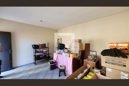 Casa à venda com 303m², 4 quartos e 4 vagas Casa à venda com 303m², 4 quartos e 4 vagasEscritório Edícula