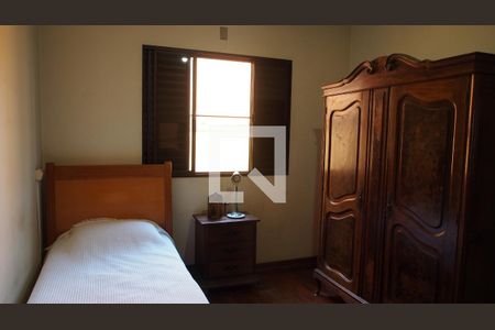 Casa à venda com 303m², 4 quartos e 4 vagasQuarto 2