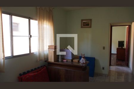 Casa à venda com 303m², 4 quartos e 4 vagasEdícula