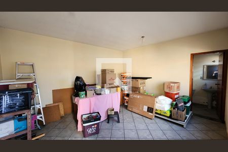 Casa à venda com 303m², 4 quartos e 4 vagas Casa à venda com 303m², 4 quartos e 4 vagasEscritório Edícula