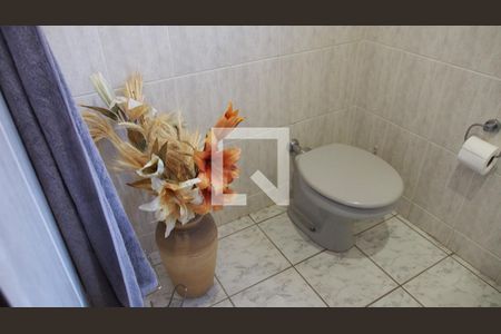 Casa à venda com 303m², 4 quartos e 4 vagasBanheiro