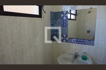 Casa à venda com 303m², 4 quartos e 4 vagasBanheiro