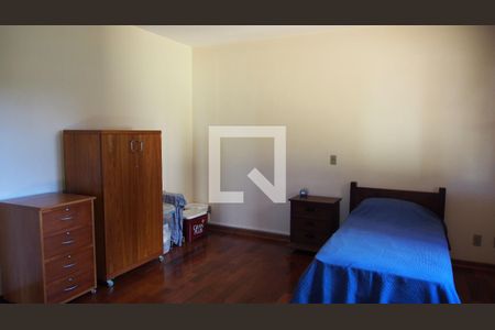 Casa à venda com 303m², 4 quartos e 4 vagasQuarto Suíte