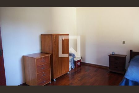 Casa à venda com 303m², 4 quartos e 4 vagasQuarto Suíte