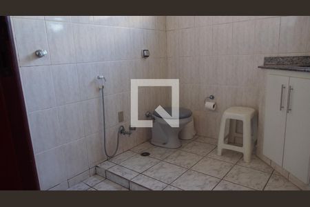 Casa à venda com 303m², 4 quartos e 4 vagasBanheiro da Suíte