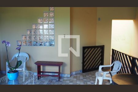 Casa à venda com 303m², 4 quartos e 4 vagasVaranda