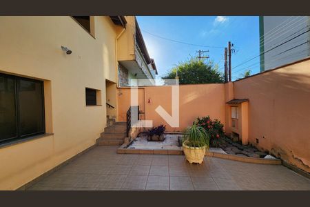 Casa à venda com 303m², 4 quartos e 4 vagas Casa à venda com 303m², 4 quartos e 4 vagasQuintal