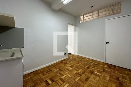 Sala de kitnet/studio para alugar com 1 quarto, 26m² em Perdizes, São Paulo