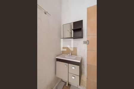 Banheiro de casa de condomínio para alugar com 1 quarto, 800m² em Jardim Cocaia, Guarulhos