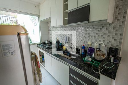 Cozinha de casa à venda com 2 quartos, 70m² em Canaã, Belo Horizonte