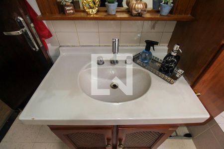 Casa à venda com 170m², 3 quartos e 2 vagasBanheiro