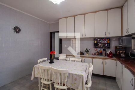 Casa à venda com 170m², 3 quartos e 2 vagasCozinha
