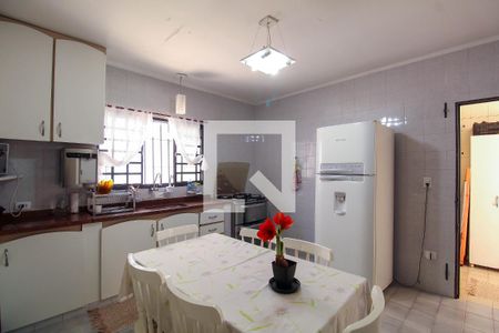 Casa à venda com 170m², 3 quartos e 2 vagasCozinha