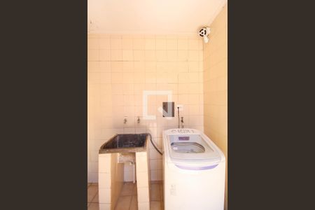 Casa à venda com 170m², 3 quartos e 2 vagasÁrea de Serviço