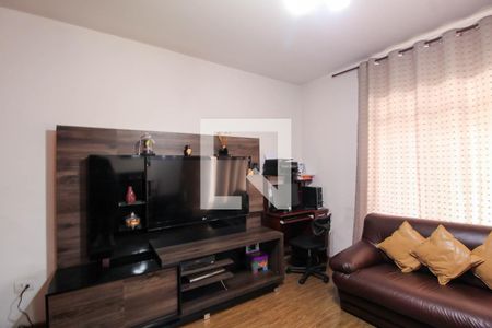 Sala de casa à venda com 3 quartos, 170m² em Parque Sevilha, São Paulo