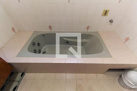 Casa à venda com 170m², 3 quartos e 2 vagasBanheiro