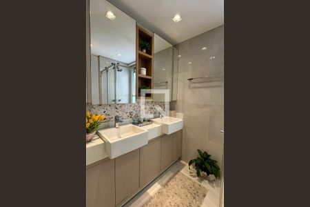 Apartamento à venda com 110m², 3 quartos e 2 vagasBanheiro da Suíte 1