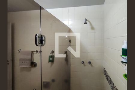 Apartamento à venda com 122m², 3 quartos e 2 vagas Apartamento à venda com 122m², 3 quartos e 2 vagasBanheiro da Suíte