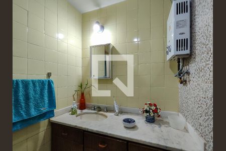 Apartamento à venda com 122m², 3 quartos e 2 vagas Apartamento à venda com 122m², 3 quartos e 2 vagasBanheiro Corredor