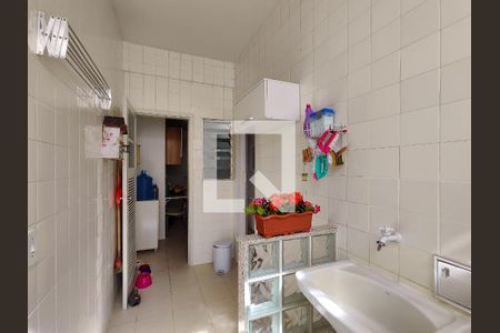 Apartamento à venda com 122m², 3 quartos e 2 vagas Apartamento à venda com 122m², 3 quartos e 2 vagasÁrea de Serviço