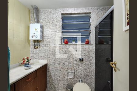 Apartamento à venda com 122m², 3 quartos e 2 vagas Apartamento à venda com 122m², 3 quartos e 2 vagasBanheiro Corredor