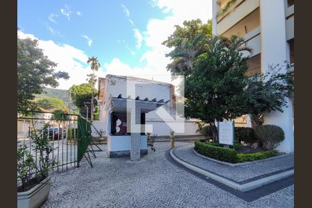 Apartamento à venda com 122m², 3 quartos e 2 vagas Apartamento à venda com 122m², 3 quartos e 2 vagasFachada e portaria