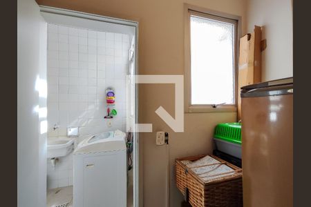 Apartamento à venda com 122m², 3 quartos e 2 vagas Apartamento à venda com 122m², 3 quartos e 2 vagasQuarto de Serviço