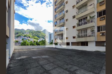 Apartamento à venda com 122m², 3 quartos e 2 vagas Apartamento à venda com 122m², 3 quartos e 2 vagasÁrea comum - Playground