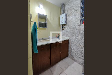 Apartamento à venda com 122m², 3 quartos e 2 vagas Apartamento à venda com 122m², 3 quartos e 2 vagasBanheiro Corredor