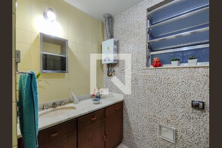 Apartamento à venda com 122m², 3 quartos e 2 vagas Apartamento à venda com 122m², 3 quartos e 2 vagasBanheiro Corredor