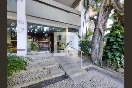 Apartamento à venda com 122m², 3 quartos e 2 vagas Apartamento à venda com 122m², 3 quartos e 2 vagasFachada e portaria