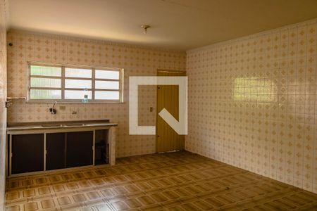 Casa à venda com 355m², 4 quartos e 6 vagasCozinha 