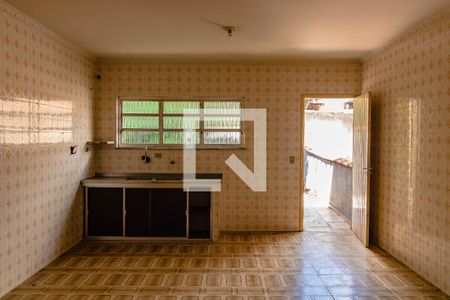 Casa à venda com 355m², 4 quartos e 6 vagasCozinha 