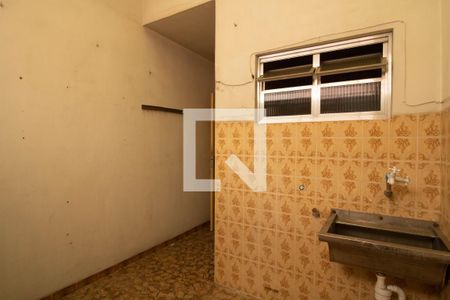 Casa à venda com 355m², 4 quartos e 6 vagasLavanderia 