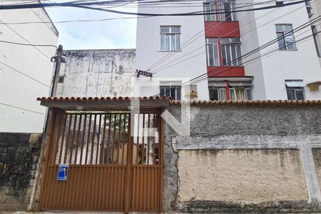 Apartamento à venda com 67m², 2 quartos e 1 vagaFachada do Condomínio com placa
