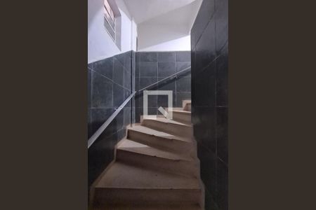 Apartamento à venda com 67m², 2 quartos e 1 vagaEscada