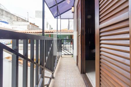 Casa à venda com 248m², 3 quartos e 2 vagas Casa à venda com 248m², 3 quartos e 2 vagasVaranda da suíte