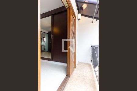 Casa à venda com 248m², 3 quartos e 2 vagas Casa à venda com 248m², 3 quartos e 2 vagasVaranda da suíte