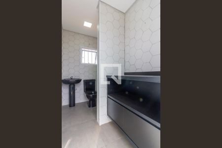 Casa à venda com 248m², 3 quartos e 2 vagas Casa à venda com 248m², 3 quartos e 2 vagasBanheiro externo