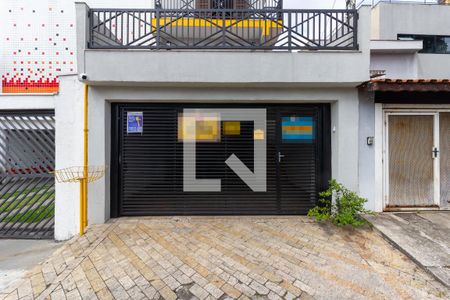 Casa à venda com 248m², 3 quartos e 2 vagas Casa à venda com 248m², 3 quartos e 2 vagasFachada