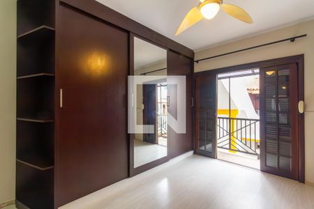 Casa à venda com 248m², 3 quartos e 2 vagas Casa à venda com 248m², 3 quartos e 2 vagasQuarto 1 - Suíte